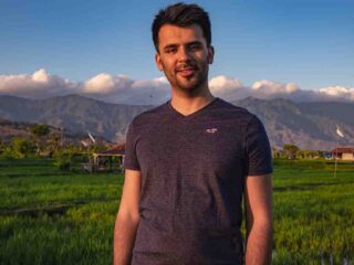 Penyanyi solo asal Inggris, Josh Holmes. (Foto: Istimewa)