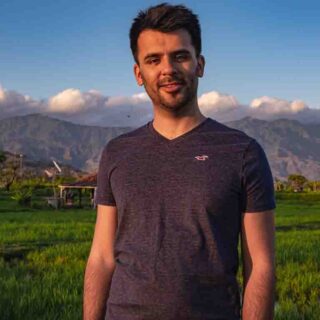 Penyanyi solo asal Inggris, Josh Holmes. (Foto: Istimewa)