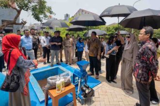 Suasana kunker Pansus CSR/TJSL ke fasilitas pengolahan sampah organik. (Foto: Istimewa)