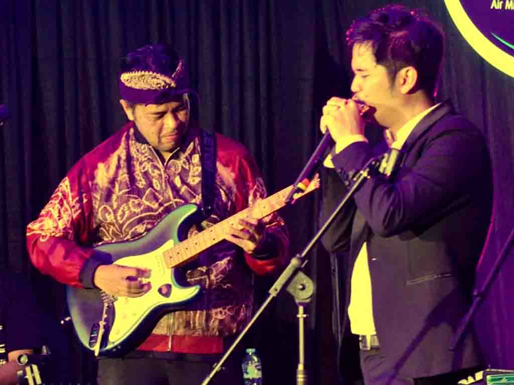 Dua musisi Balawan & Reyhan Naufal. (Foto: Istimewa)